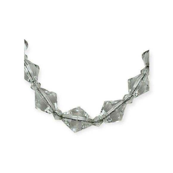 Clear round/diamond shaped Beaded costume necklace approx 19 inches - Picture 2 of 4